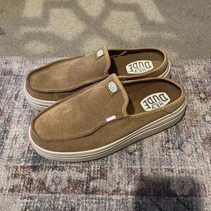 HEY DUDE WOMENS AUSTIN LIFT CLASSIC SLIP ON
